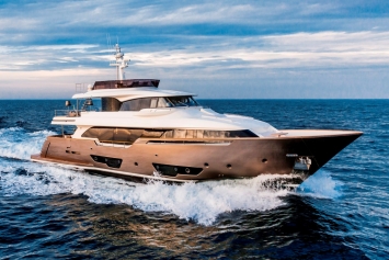 Ferretti Custom Line Navetta 28 YVONNE