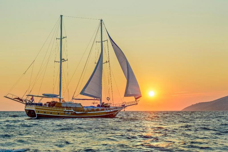Monohull sailboat